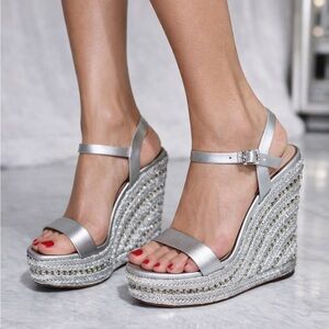New Charles David Metallic Silver Wedges